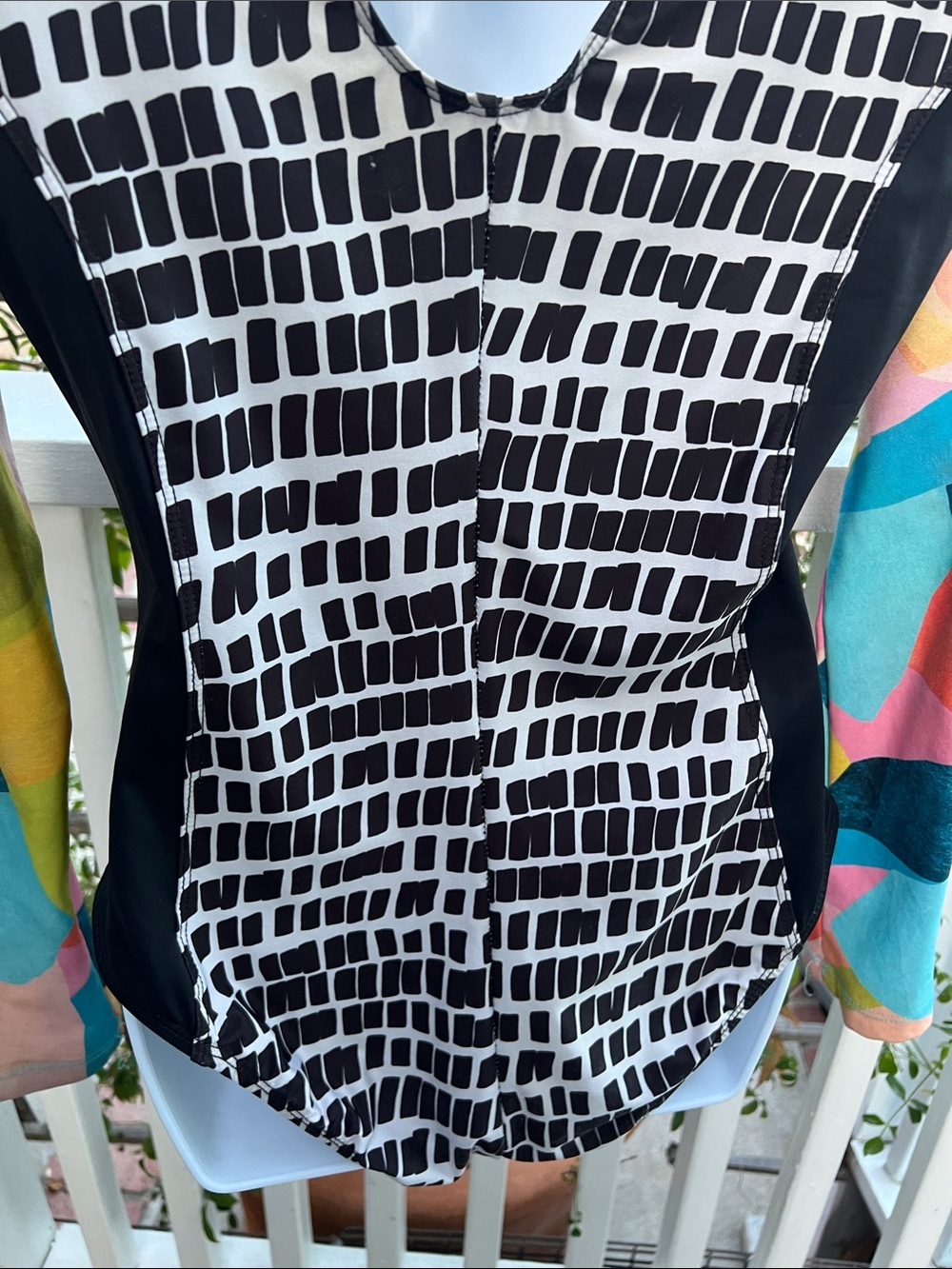 Colorblock Long Sleeve Swimsuit with Tie Neck “Tittle Nine” Size Large - Picture 8 of 11